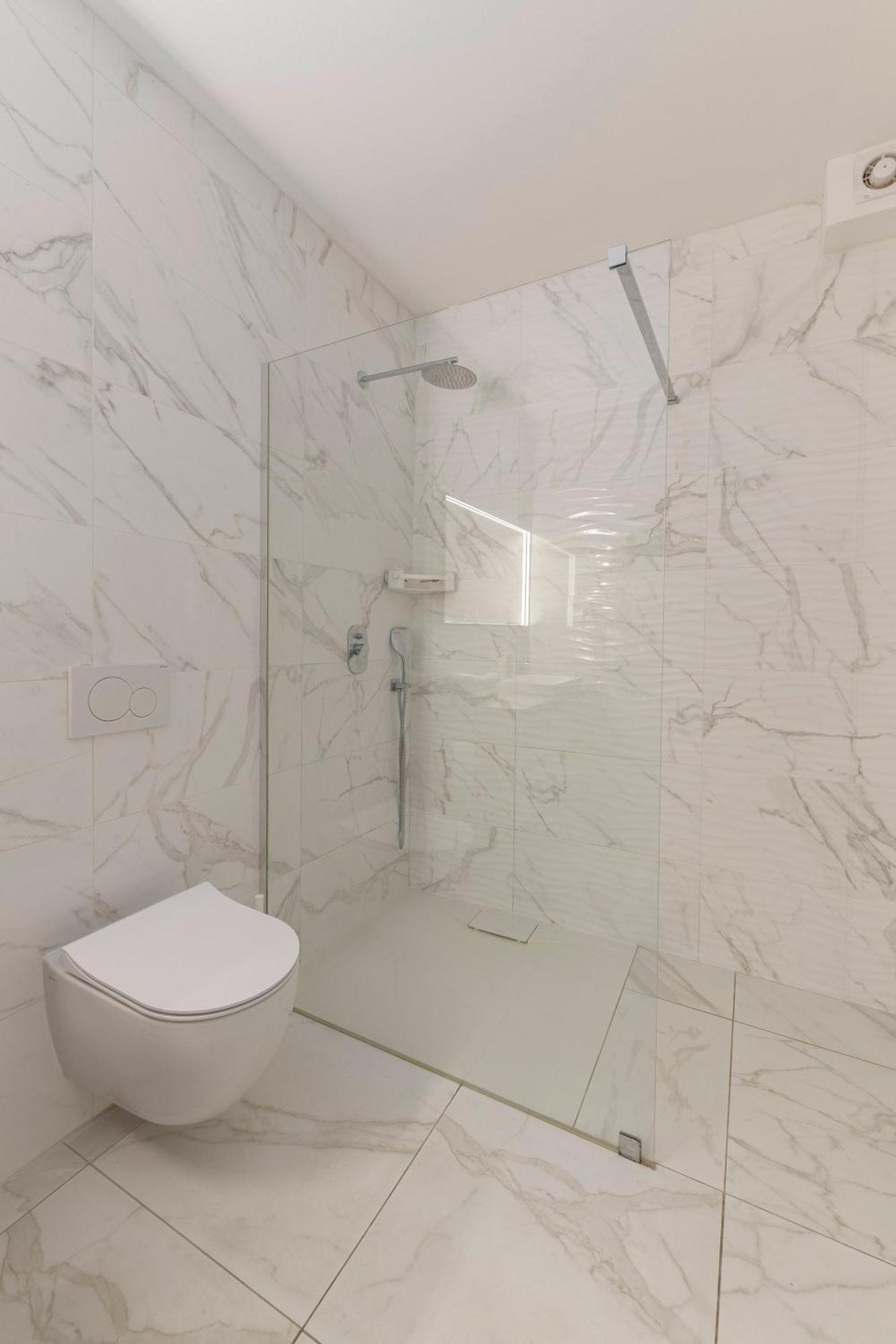Bright Apartment Koper Ngoại thất bức ảnh